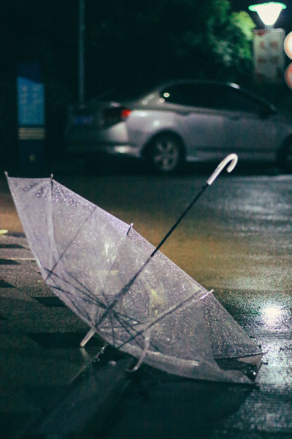 下雨天，桂花香味更浓郁了