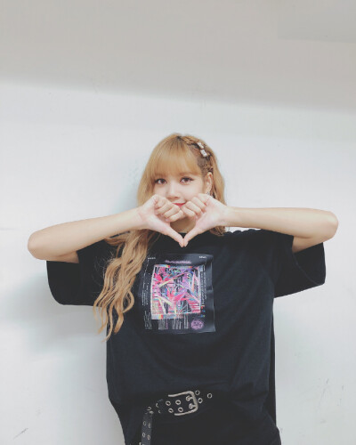 180828 lalalalisa_m 更新