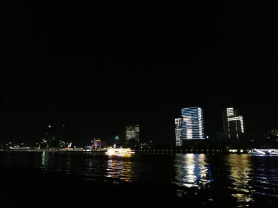 跑步时拍下的夜景 · 来自Māy . Huawei 