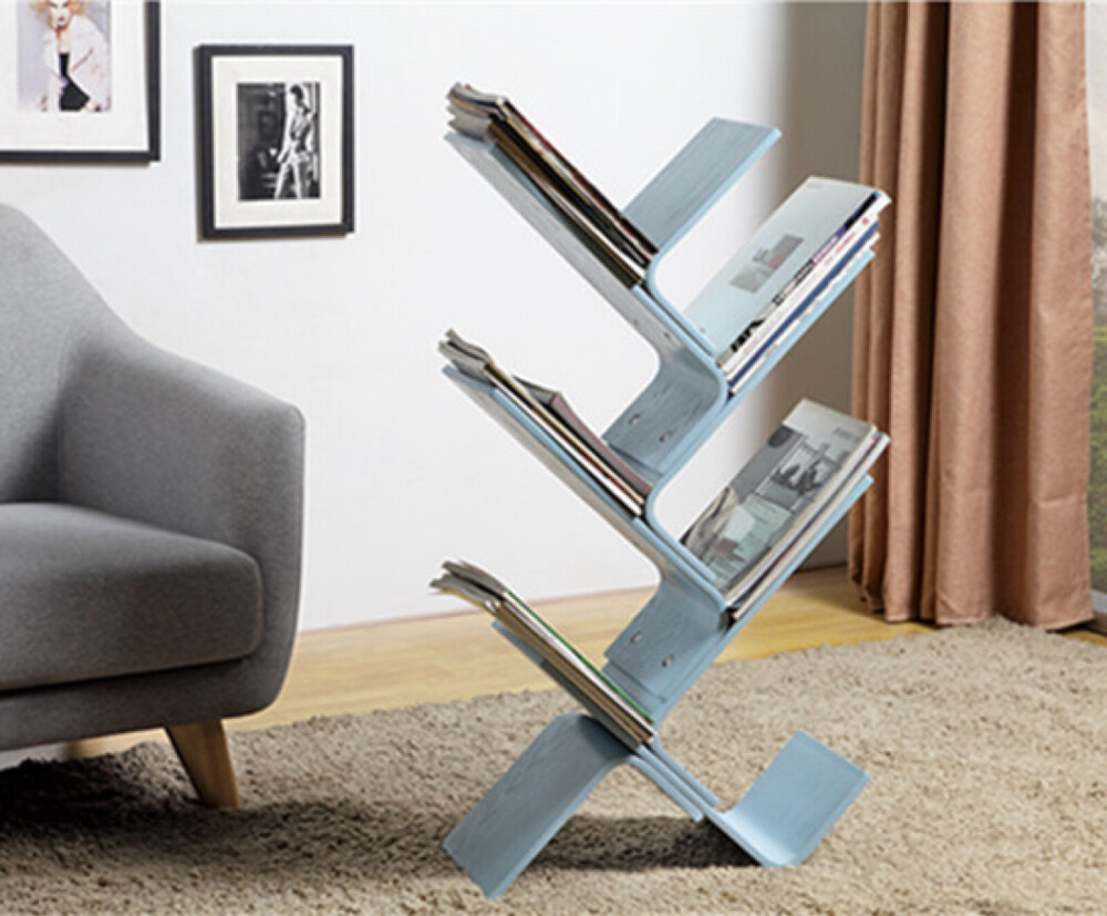 惬意的时光，怎么少得了杂志，你家的杂志都放在哪里呢？
随手就能拿到杂志，传统的报架过时了？No No No, 现在流行复古，所以报架早就回归时尚潮流了哦！或者，在茶几旁，摆放上一个小的收纳篮、收纳架，吃零食、葛优瘫的时候，随手一拿一放都可以。不会弄乱房间，还能作为风景，这样的摆设你们喜欢吗？