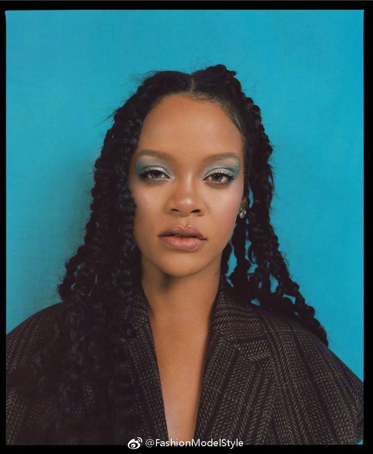 rihannaPeaceCeleb杂志大片 | Rihanna 十月刊封面画报 ​