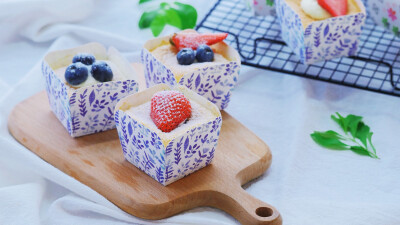 一个人的夜我的心应该放在蛋黄酥这里！
