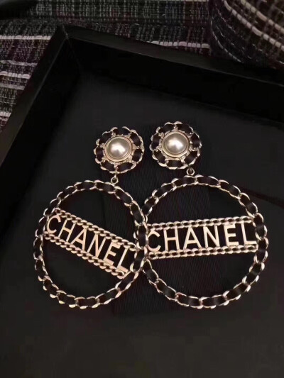 chanel耳环也有货 知道你们要问耳环 有货