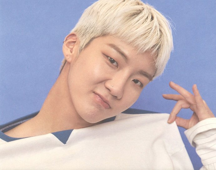 WINNER近期图，盛颜 宋闵浩 金秦禹 姜昇润 李昇勋