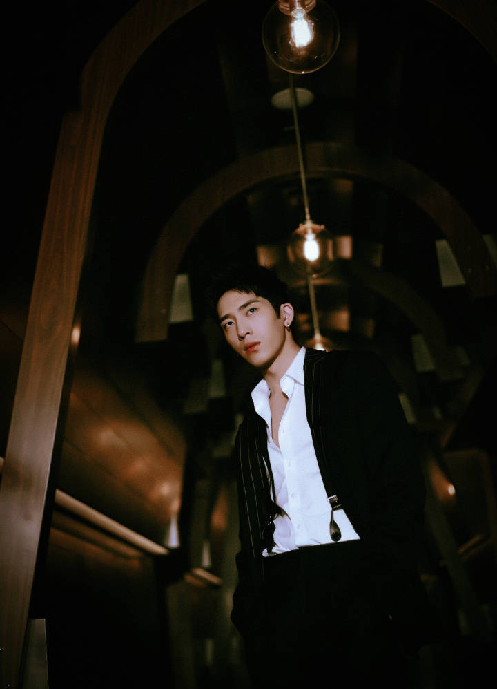 您可千万别忘了我。
cr微博
井柏然