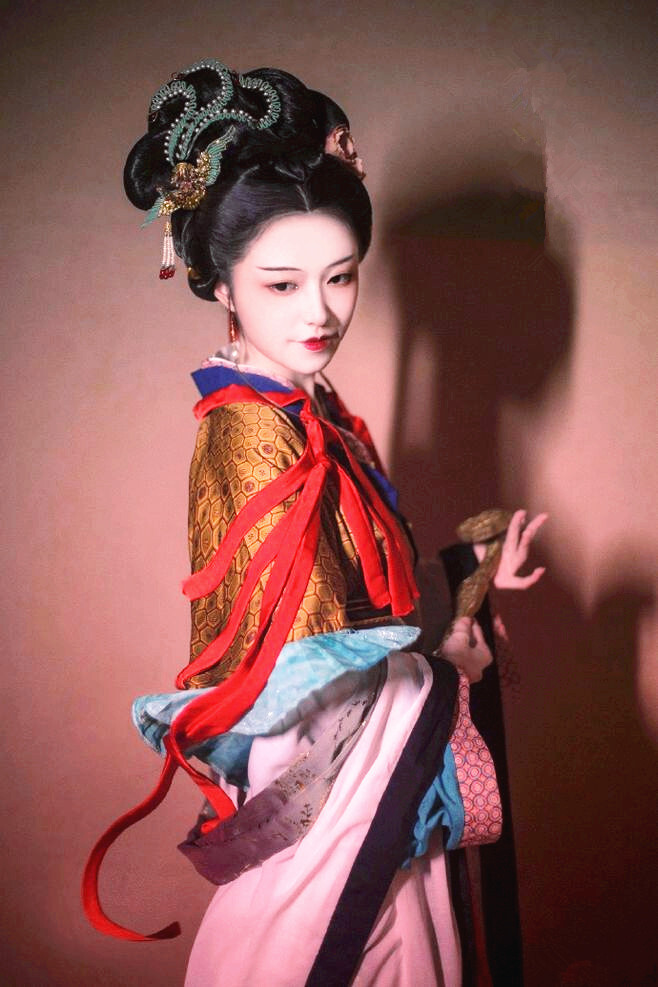 一剪闲云一溪月，一程山水一年华。一世浮生一刹那，一树菩提一烟霞。