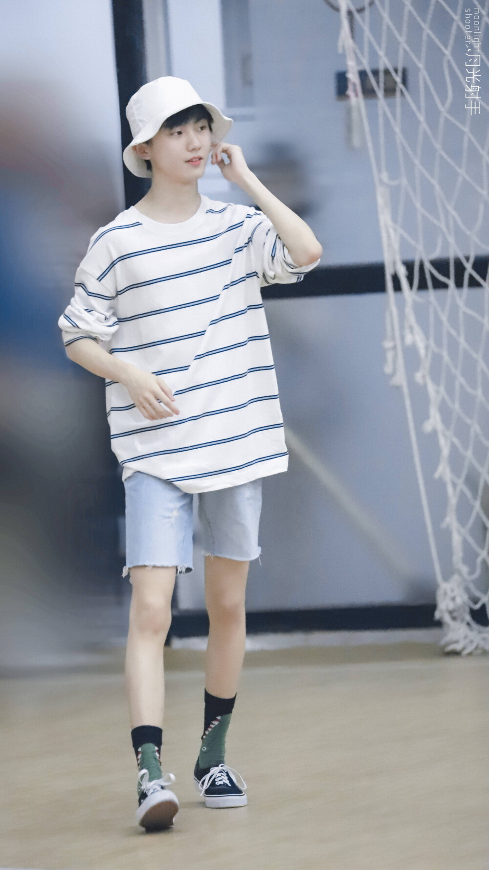 ♡
想陪你烹雪煮茶
   白首天涯
   万家灯火
  月落归家 ​​​