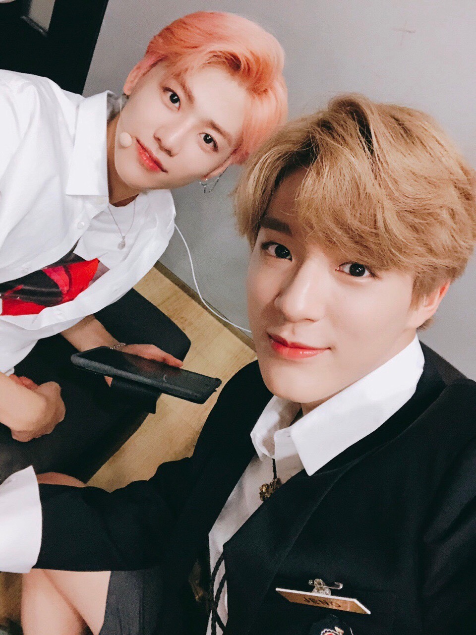 泰一、Johnny、泰容、悠太、錕、道英、Ten、在玹、昀昀、廷祐、Lucas、
Mark、仁俊、Jeno、楷燦、渽民、辰樂、志晟 