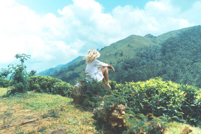 群山风景 女 独自