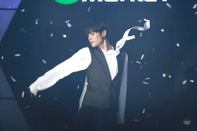 李大辉
cr.AdorableDaehw