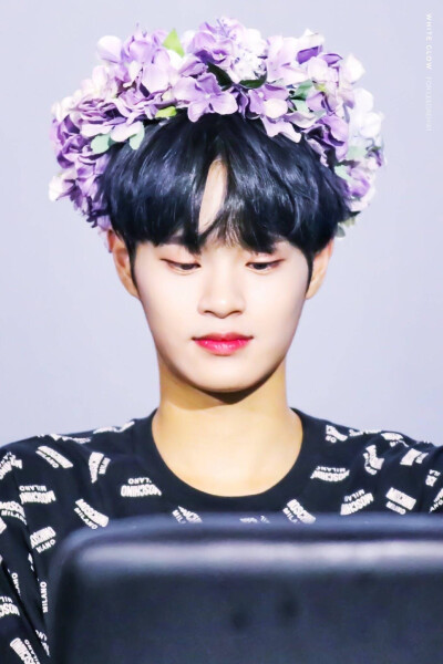 李大辉
cr.WHITE GLOW