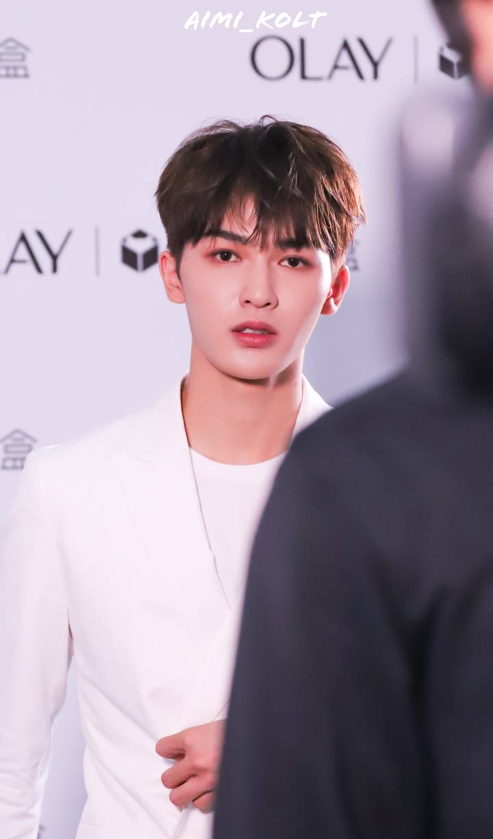 
>>> 180924 Olay发布会群访
就很廷哥