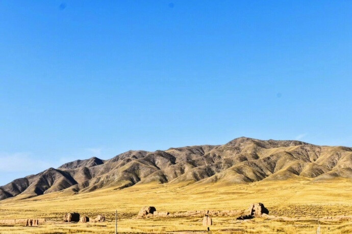 西北小环线兰州至张掖一路高速沿途风景，最美的时光最美的风景一直在路上。(感谢投稿 | 池夕末) ​​​​