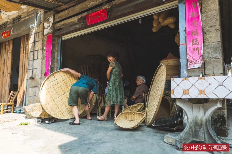 #用影像记录泉州#
他们是古镇最忠实的陪伴者
定位:安溪湖头