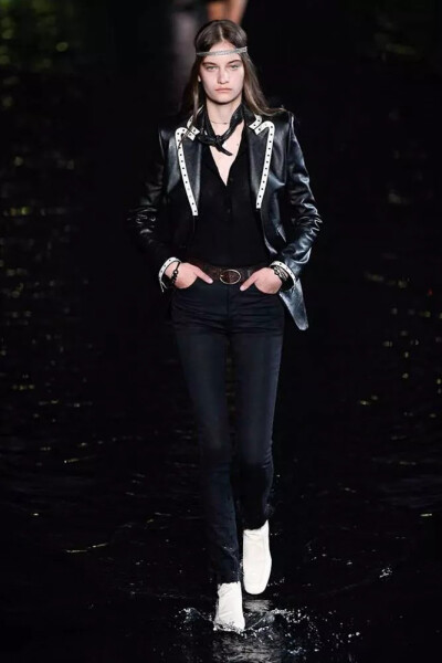 Saint Laurent 2019春夏系列 纽约时装周
设计师：Anthony Vaccarello