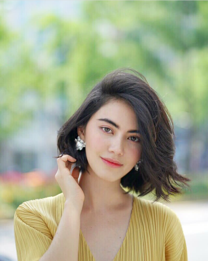 【Mai】
全名:黛薇卡・霍内（Davika Hoorne），1992年5月16日出生于泰国曼谷，泰国当红女演员、模特。泰国、比利时混血儿。
主要演艺作品:《爱神之影》、《破晓之爱》、《恶玫瑰公主》、《千里香》、《爱已成殇》、《曙光》等