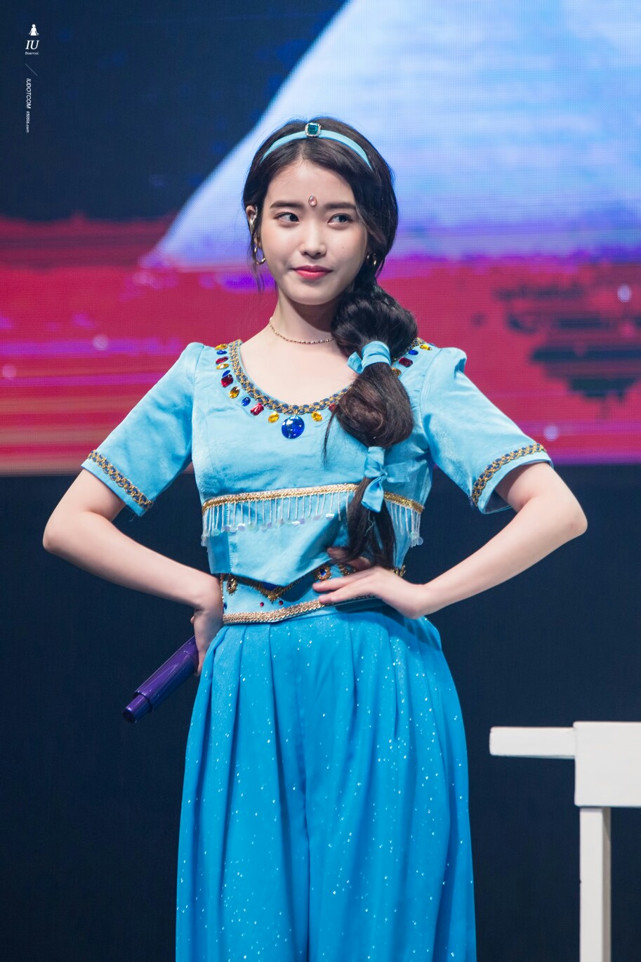 IU