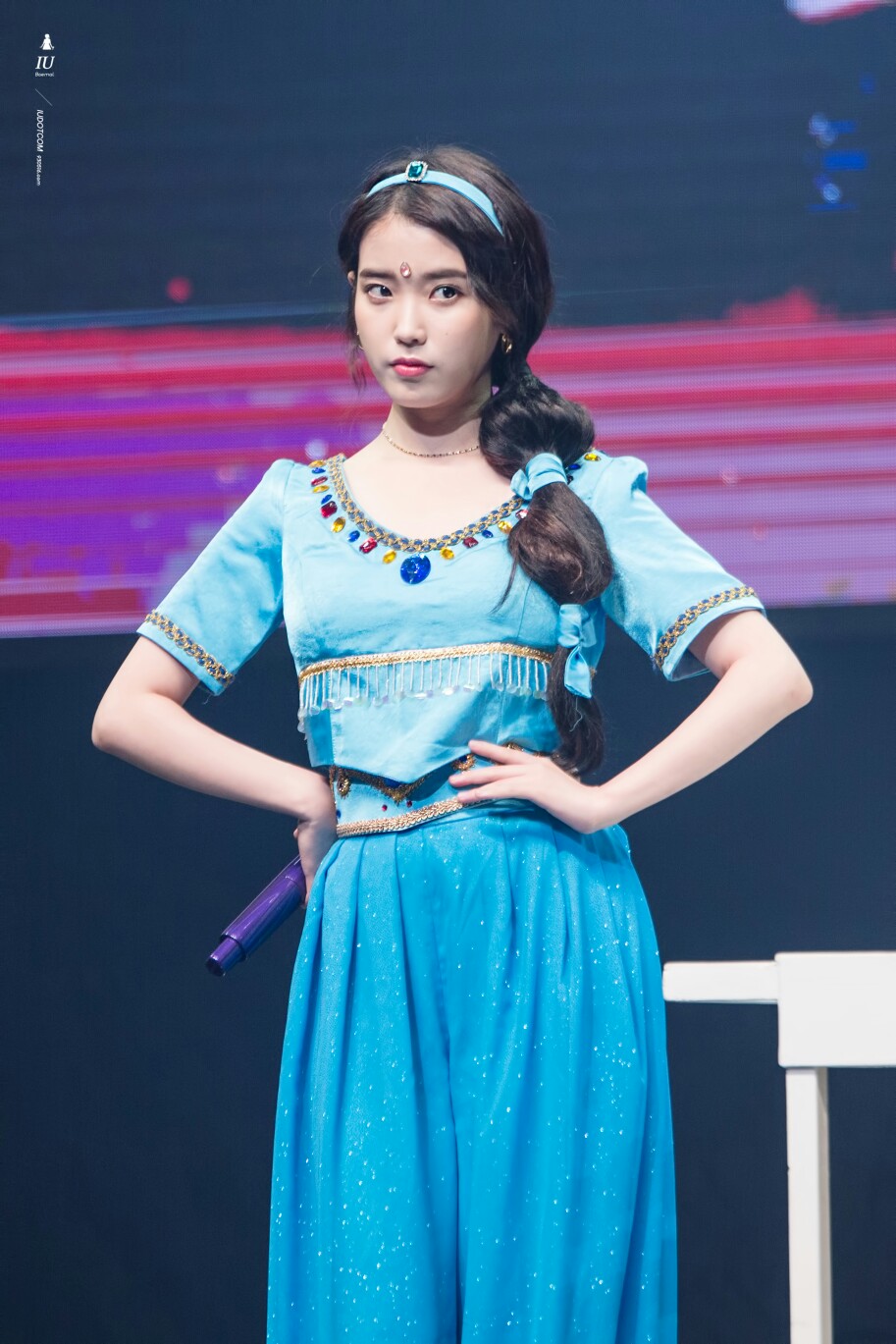 IU