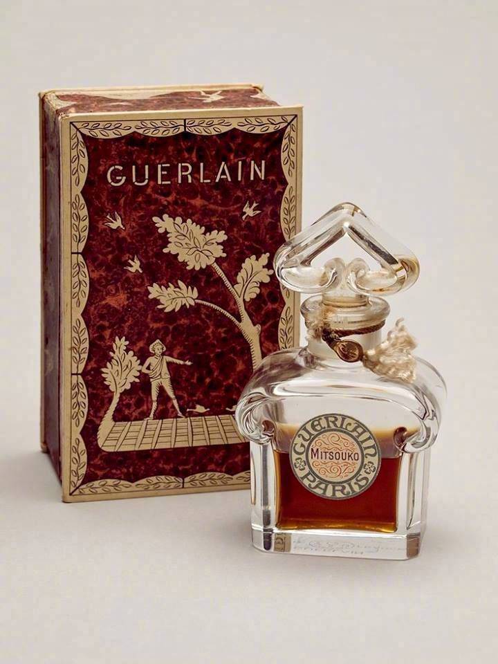 20世纪初期的女士香水瓶和包装设计。 ​ ​​​​