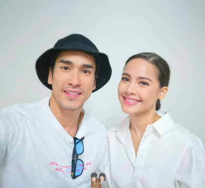 Yaya Urassaya Sperbund-Barry Nadech Kugimiya/naya