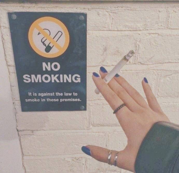 水满则溢，月盈则亏