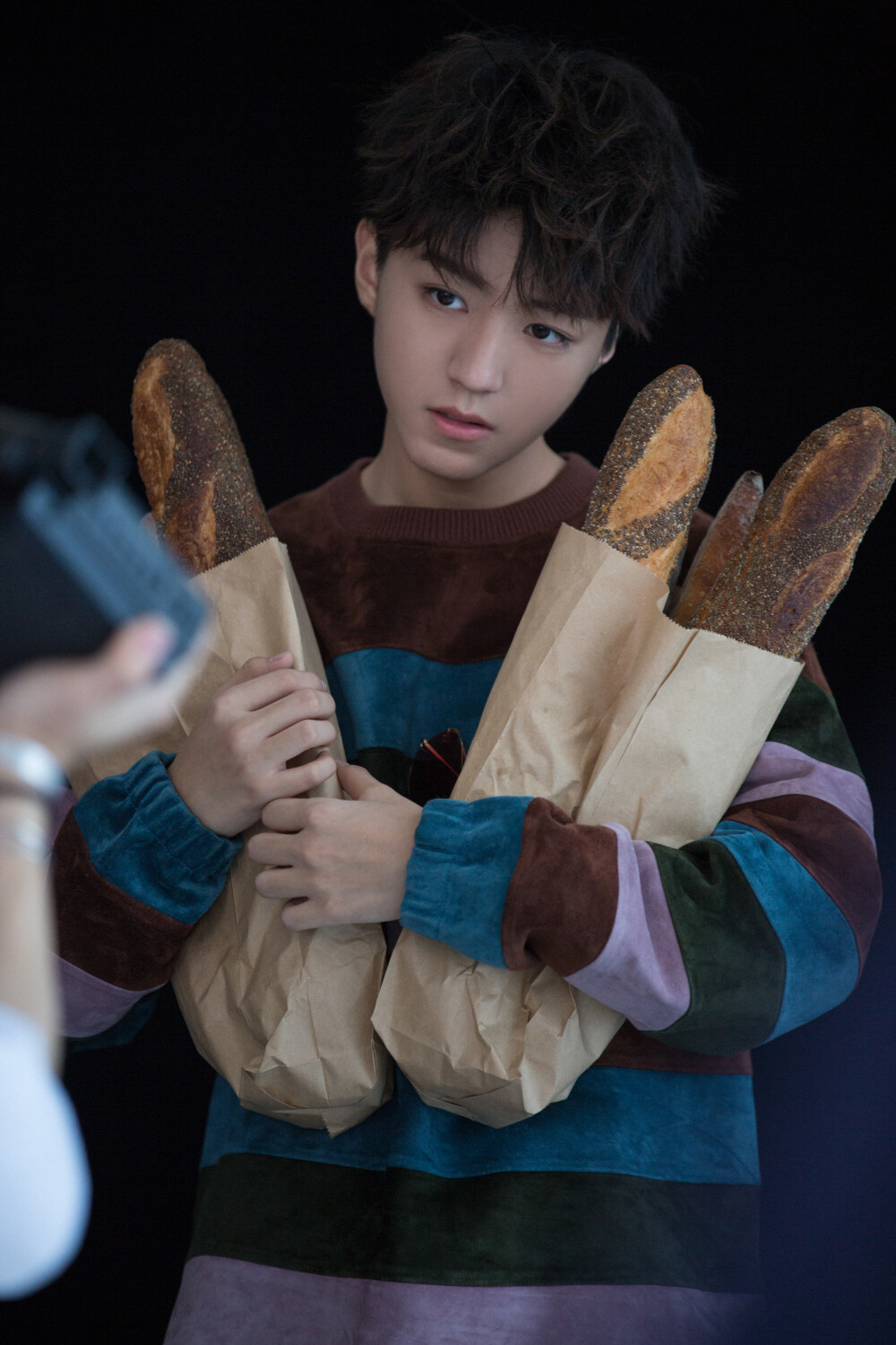 王俊凯时尚先生十月刊