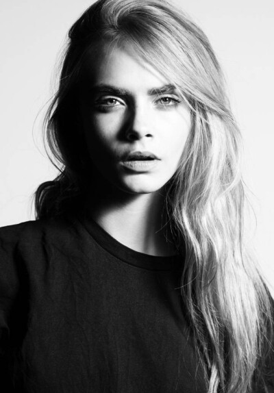 CaraDelevingne 卡拉迪瓦伊