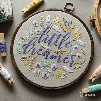 刺绣花卉 by Kristina 