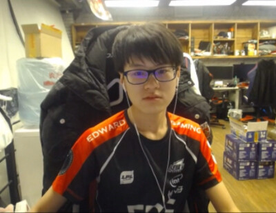 甜甜田野小可爱