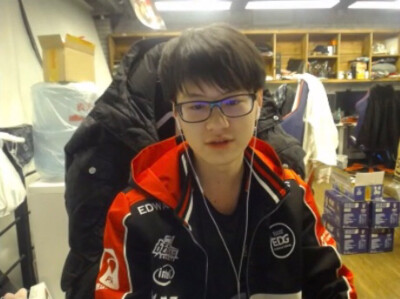 甜甜田野小可爱