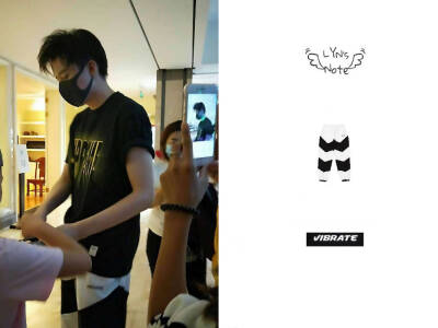 摩登兄弟刘宇宁的时装笔记
20180930
T恤 |Supreme 18FW Light S/S Top 3D
裤子|VIBRATE
