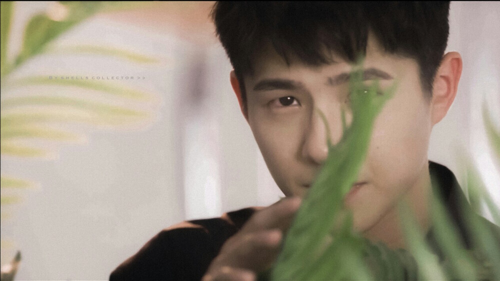 我一直在人潮人海中寻找你熟悉的脸。
cr微博