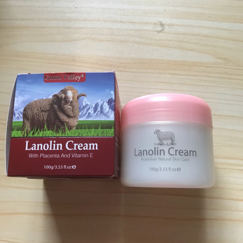 #Gteen Vally #Lanolin Cream绵羊油，这款是朋友澳洲回来带回来的手信，意外的好用，味道清淡膏体润滑，重点是有深度的滋润，而且好吸收不会浮在皮肤表层。想在淘宝再买一瓶，不够包装都不太一样，不知道是不是换包装了。