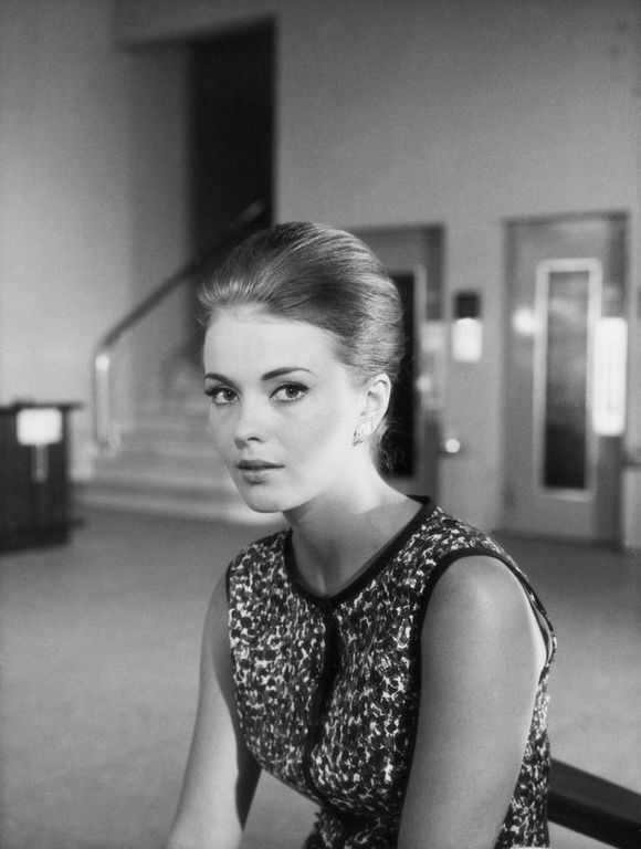 遭到美国联邦调查局迫害的女星珍茜宝jeanseberg