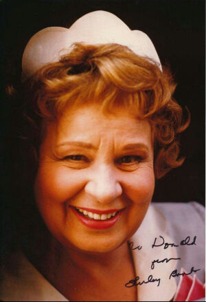 雪莉布思
        第25届奥斯卡影后签名照