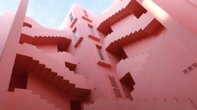 西班牙现实版纪念碑谷——La Muralla Roja 红墙马卡龙色的梦幻迷宫[米奇喜欢]少女心炸裂~#带着微博去西班牙# ?