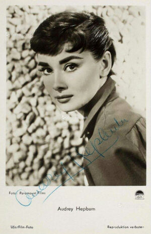 奥黛丽赫本
        第26届奥斯卡影后签名照