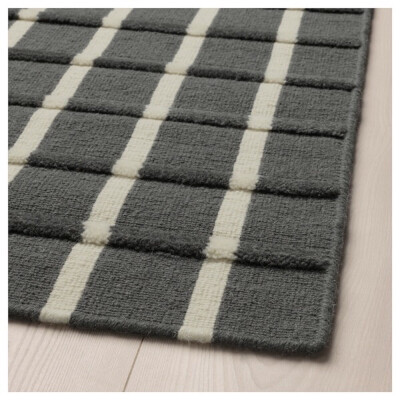 FOULUM 法奥鲁
平织地毯, 灰色 手工制作 灰色, 白色,
133x195 厘米
由手艺精湛的工匠手工编织，每一件都独一无二。在印度境内的正规编织中心制作，那里拥有良好的工作环境，并为工匠支付合理的工资。
纯天然新羊…