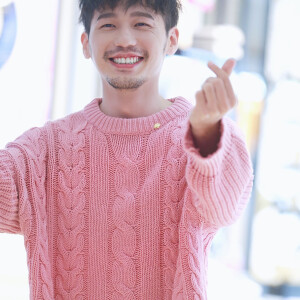 白宇穿粉红色毛衣 犯规啊15(000006082009… - 高清