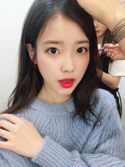 IU