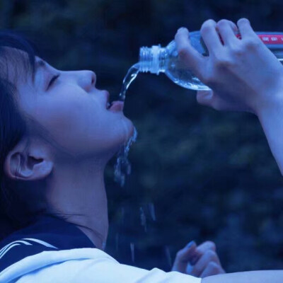 拿图点赞or评论，