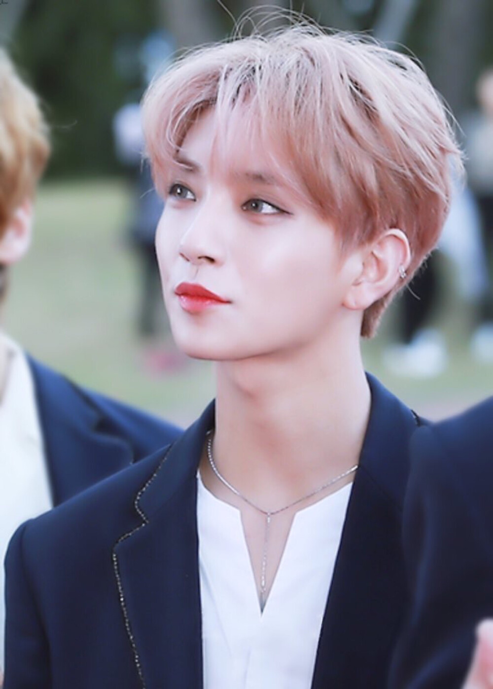 洪知秀.
Joshua.
©️Jesus_951230