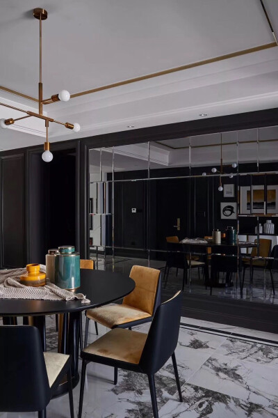 黑白灰＋原木色