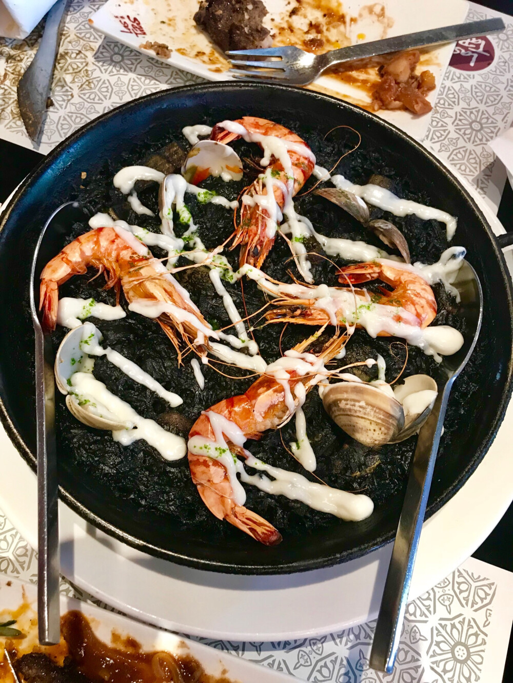 西班牙海鲜墨鱼饭