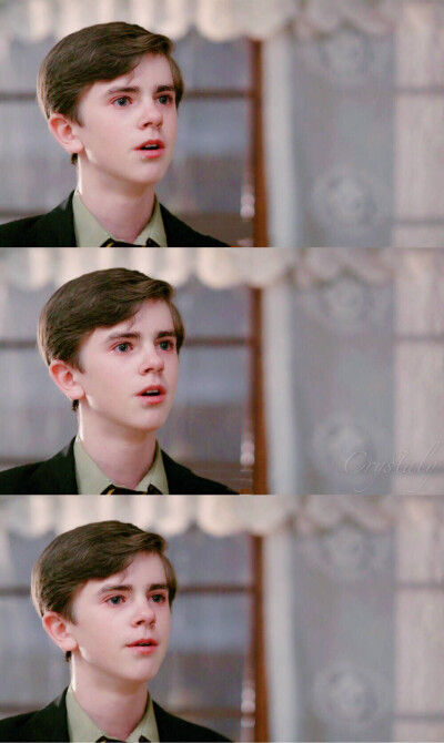 图源微博侵删，今日份海默（Freddie Highmore