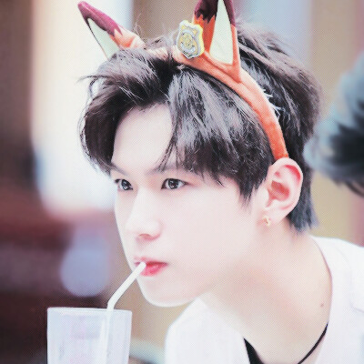 爱豆头像 李希侃