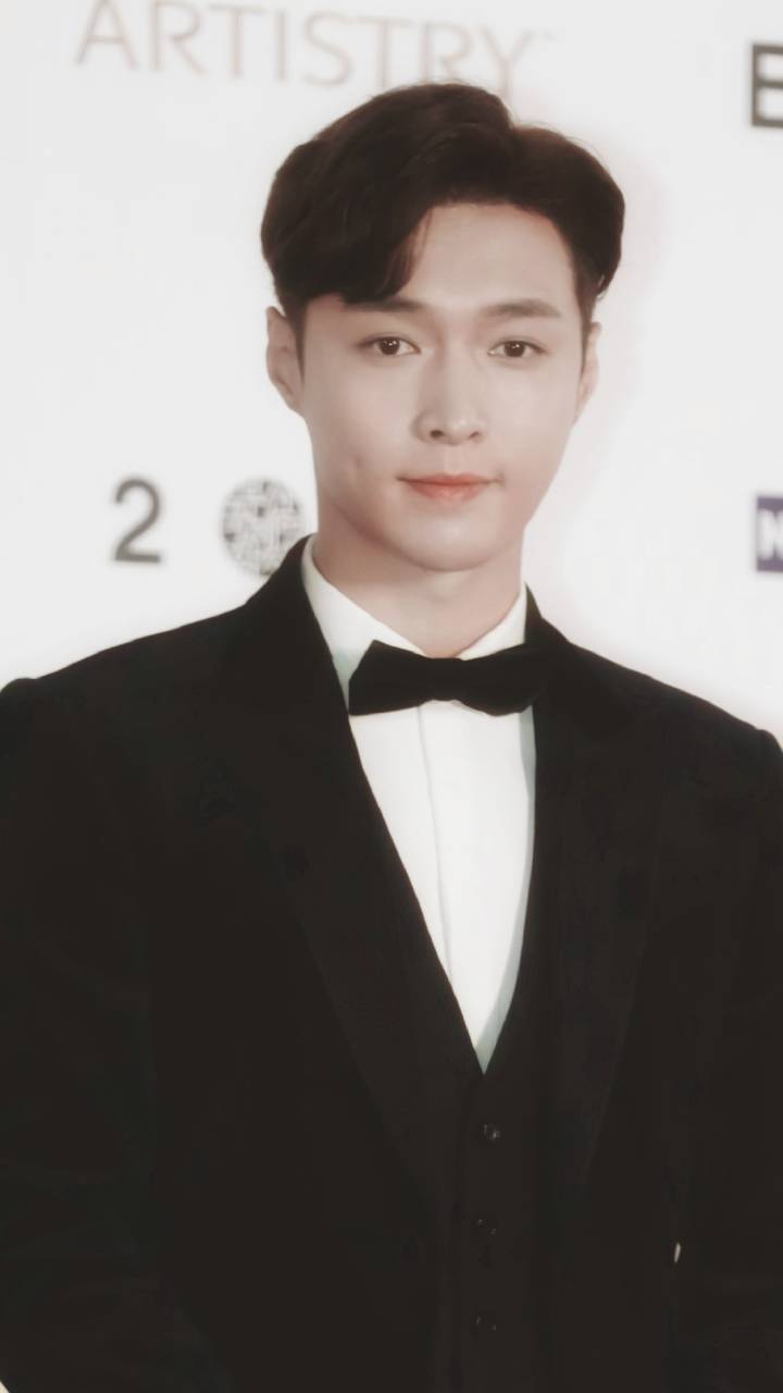 张艺兴 ❤
181004 釜山电影节开幕式