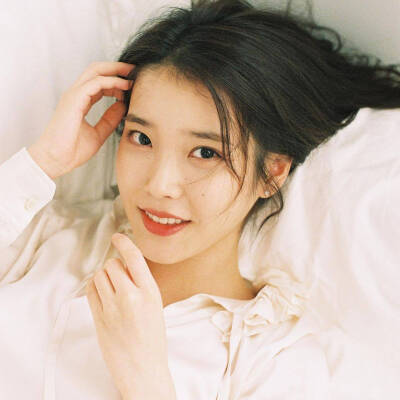 李智恩 IU 李知恩
女歌手 演员 主持人