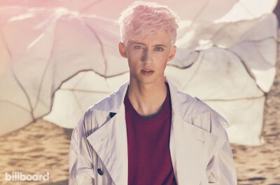 troye