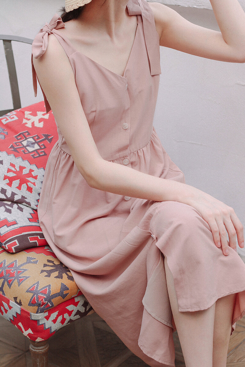 法式修身裸粉色仙女裙子2018新款夏少女背带高腰中长款复古连衣裙